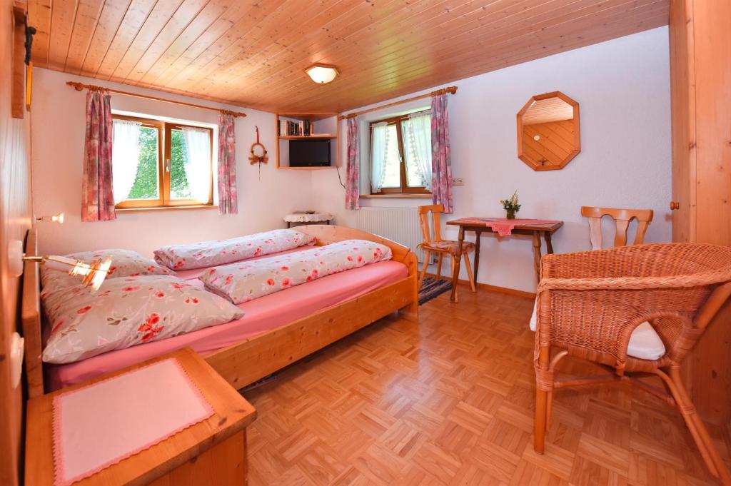 Postel nebo postele na pokoji v ubytování Lindenhof