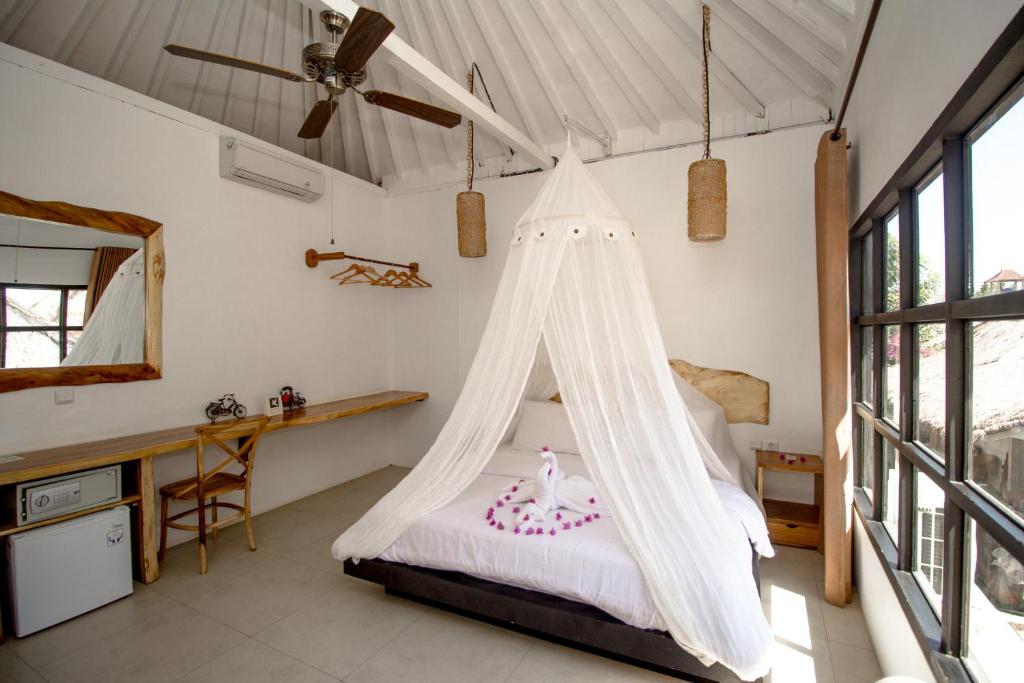 Gili Breeze Tropical Bungalows - Deluxe Superior Room
