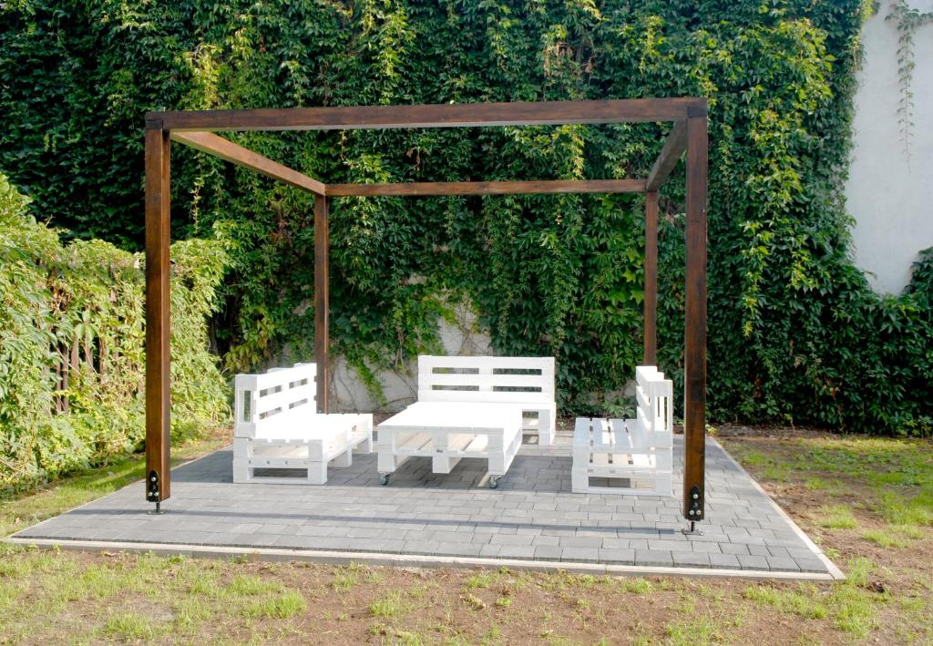 Dr Mandryk HOUSE - 13