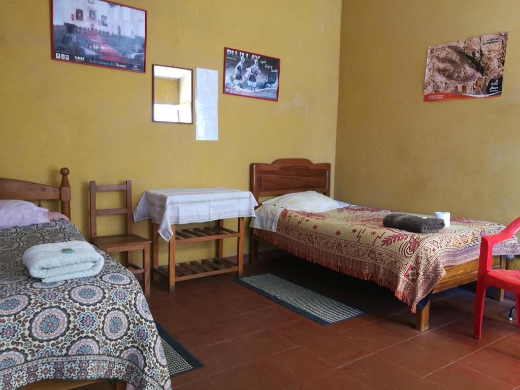 Homestay Jorge, Sucre - Triple Room With Shared Bathroom