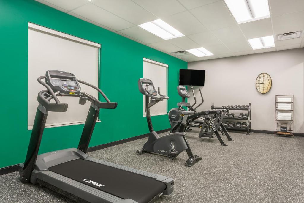 Fitness centrum a/nebo fitness zařízení v ubytování Wingate by Wyndham Hurricane Zion National Park