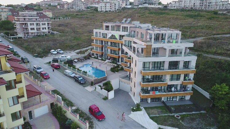 Et luftfoto af Gliko Seaside Apartments