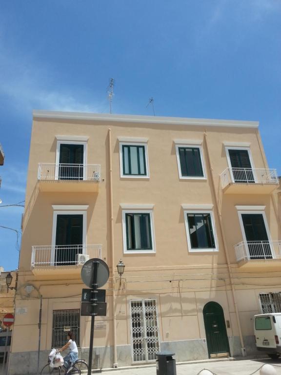 The building in which Az apartmant is located