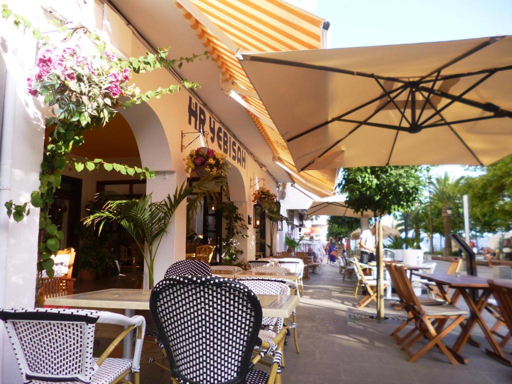 Restaurace v ubytování Hostal Yebisah