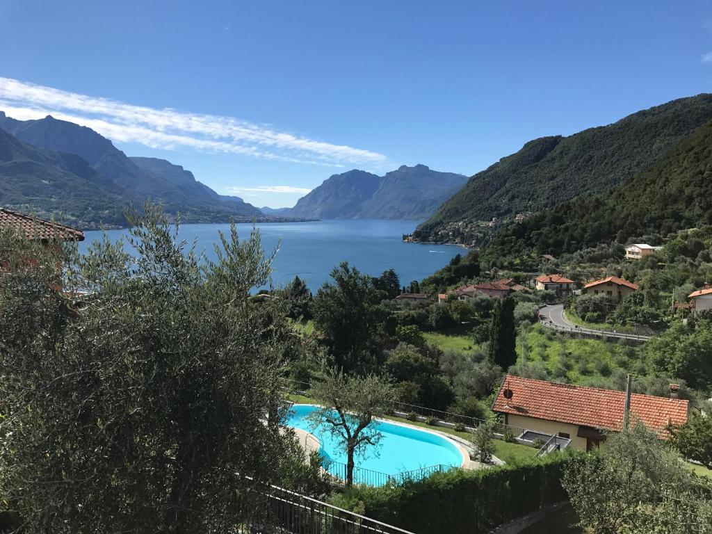 a view of a lake from a resort at Casa Oleandro in Bellagio