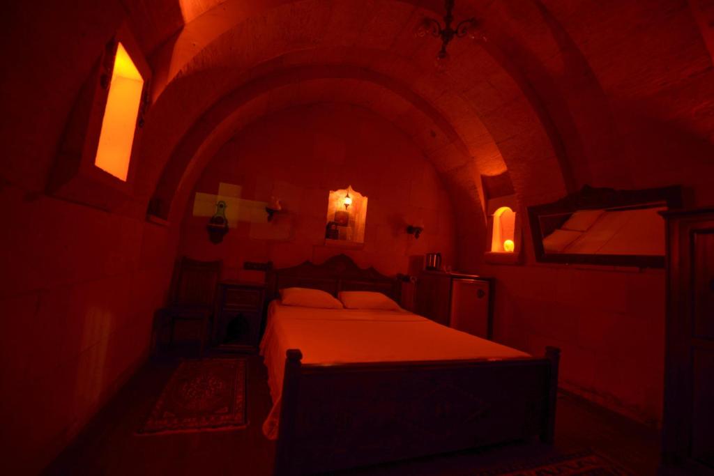 Vineyard Cave Hotel - 2