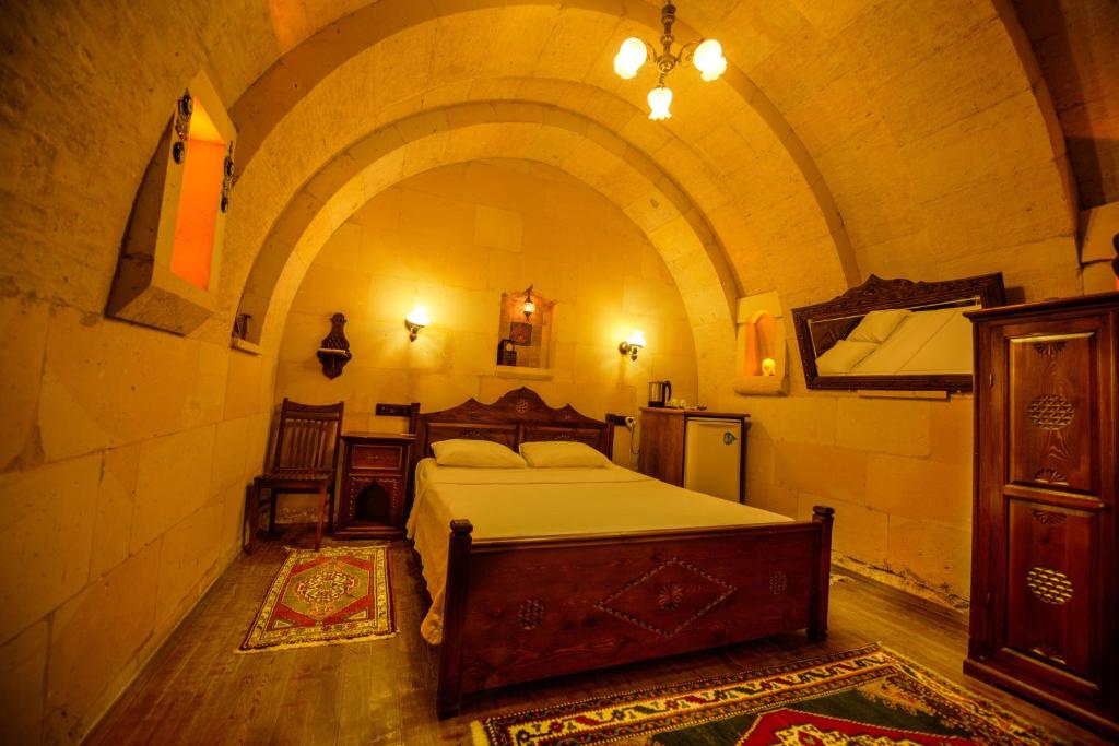 Vineyard Cave Hotel - 5