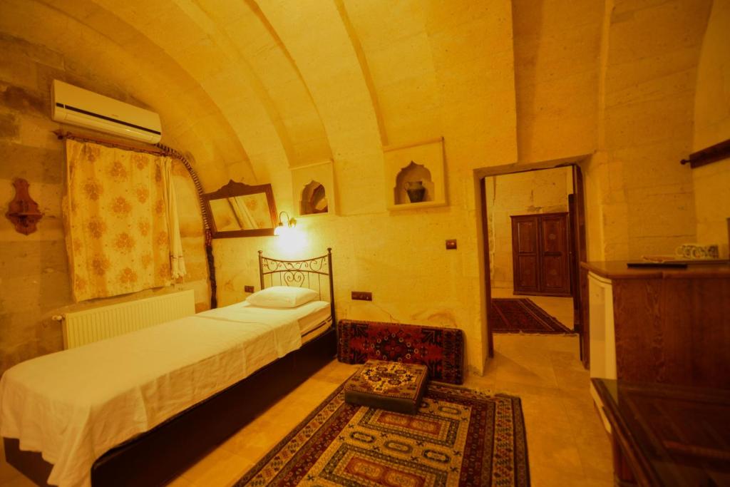 Vineyard Cave Hotel - 19