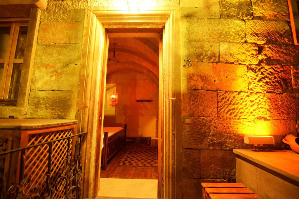 Vineyard Cave Hotel - 17