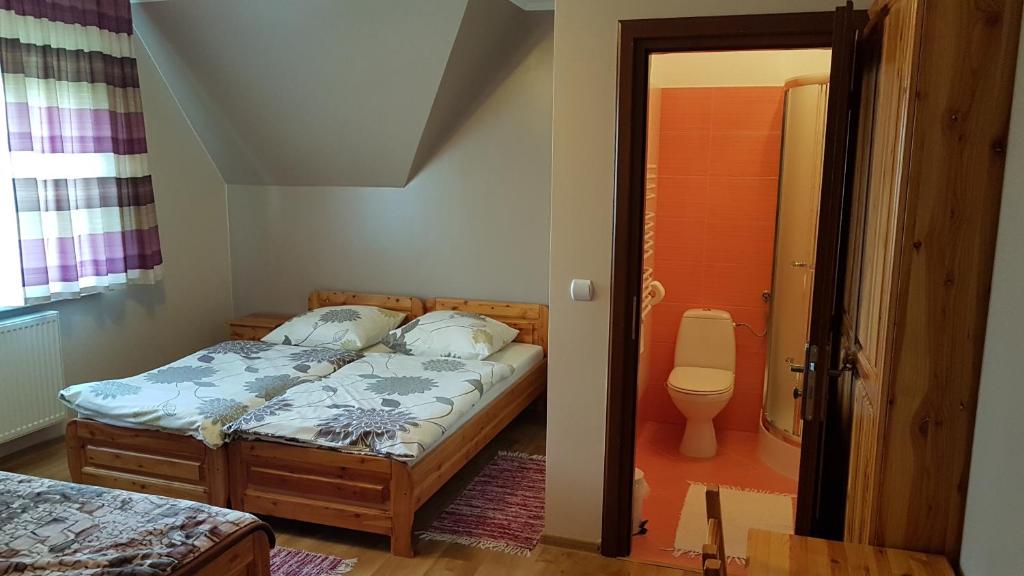 Agroturystyka Jędruś - Nocując u nas otrzymasz 20 procent zniżki na termy Gorący Potok i Szaflary - Quadruple Room With Private Bathroom