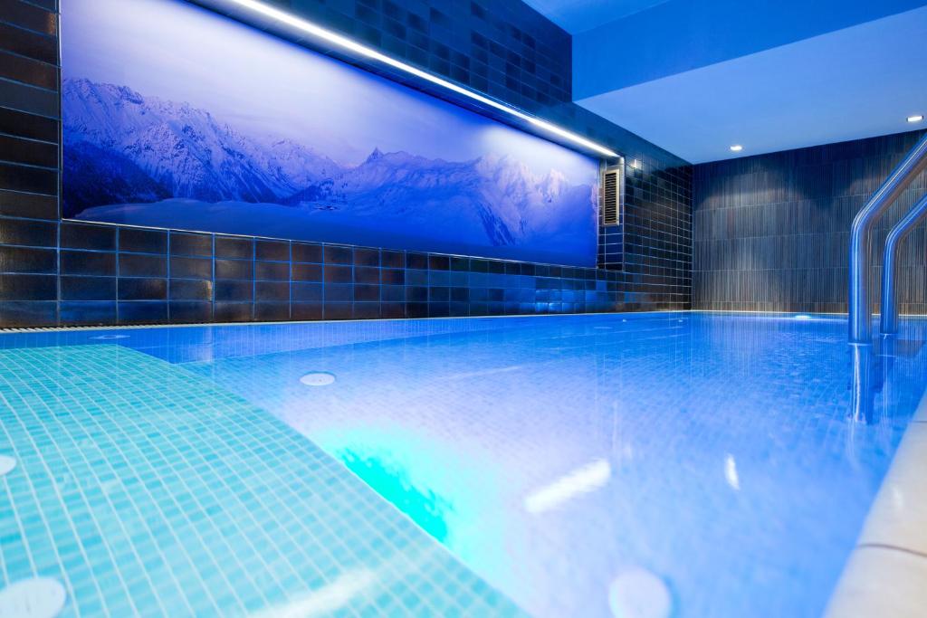 Bazén v ubytování Hotel Angela nebo v jeho okolí