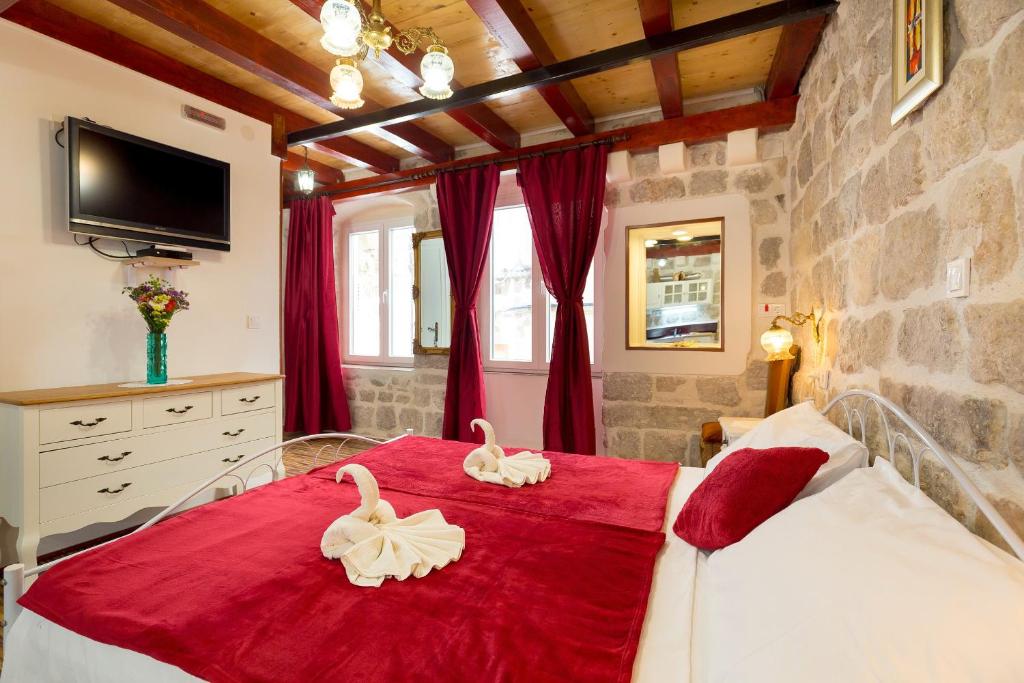 Juliette's Palace Studios - 6