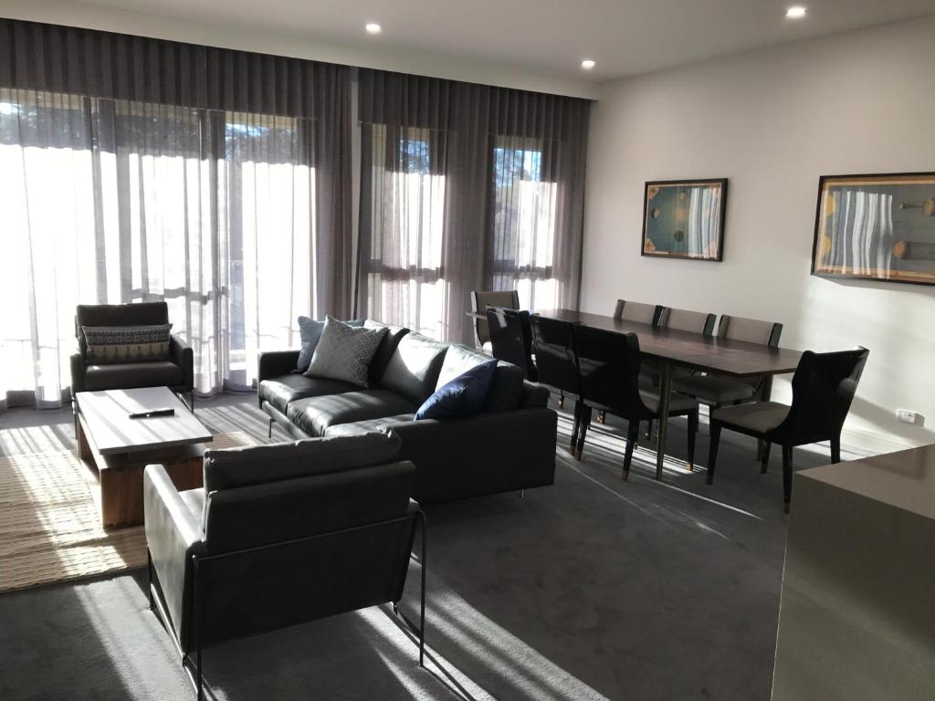 Knightsbridge Canberra - Resim 41