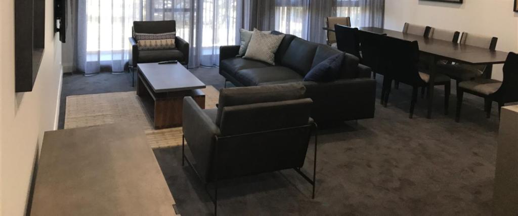 Knightsbridge Canberra - Resim 6