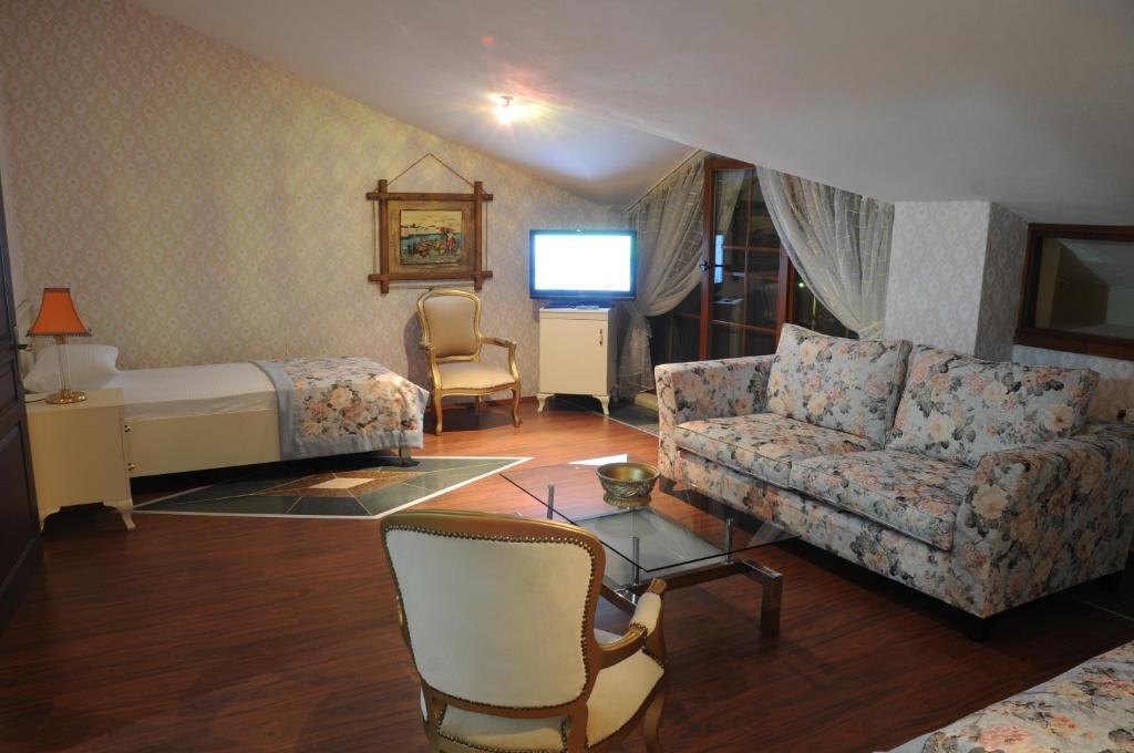 Hotel Casa Villa - Deluxe Triple Room