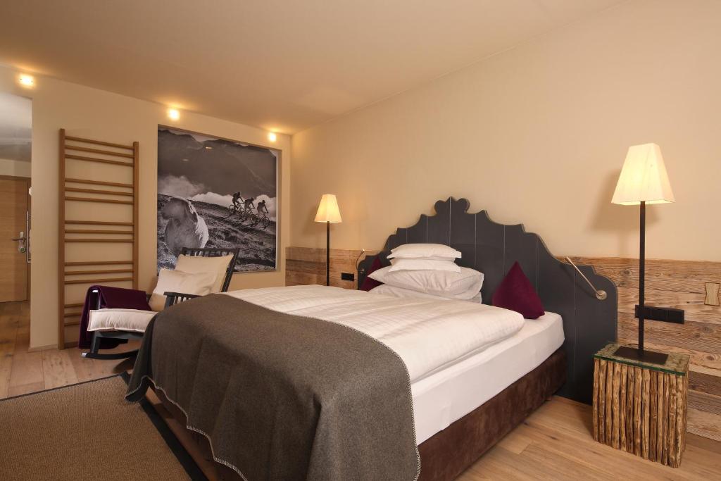 Posteľ alebo postele v izbe v ubytovaní Bergland Design- und Wellnesshotel