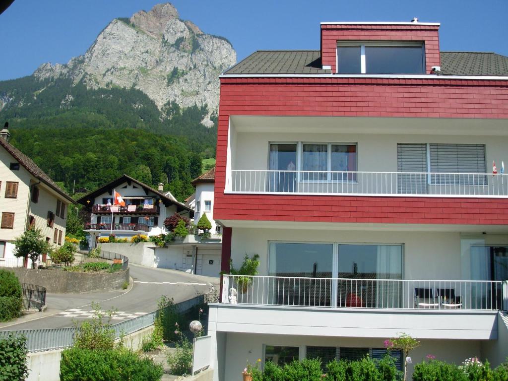 Nespecifikovaný výhled na hory nebo výhled na hory při pohledu z apartmánu