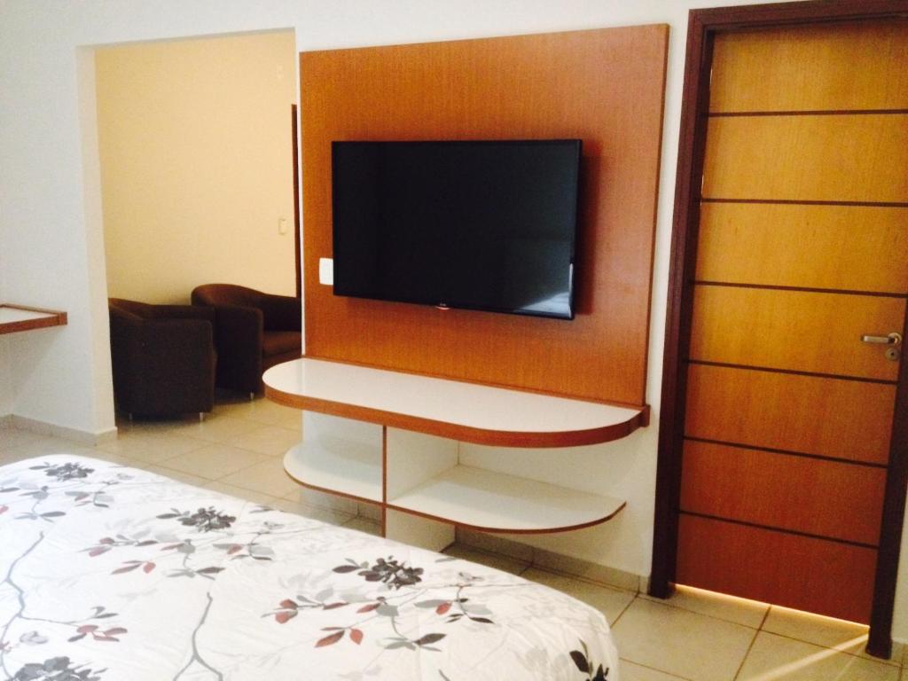 Habitat Hotel Pirassununga - 豪华套房与水疗浴
