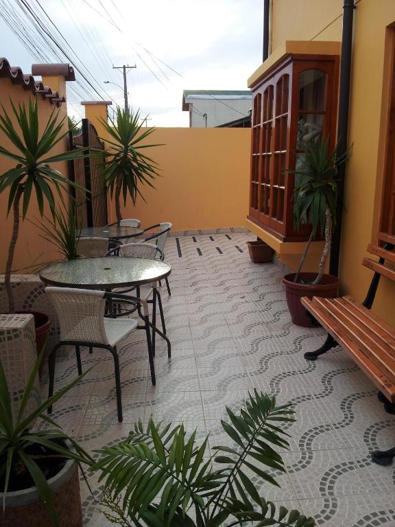 Μπαλκόνι ή βεράντα στο Hostal Casa Amarilla San Vicente de Tagua Tagua