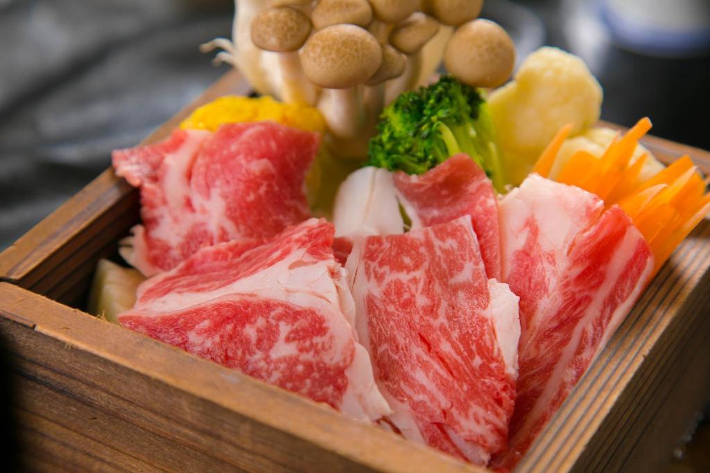 旅館の敷地内または近くでの食事または食べ物