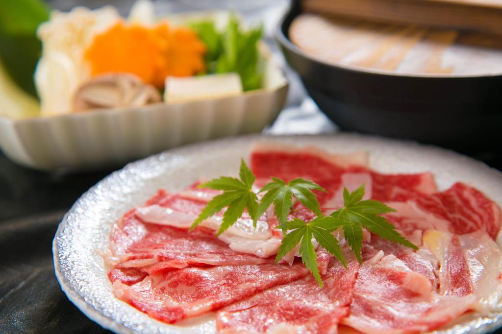 旅館の敷地内または近くでの食事または食べ物