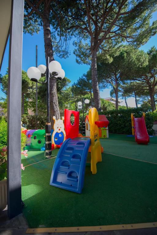 Herní místnost nebo prostor pro děti v ubytování Hotel Lem-Casadei