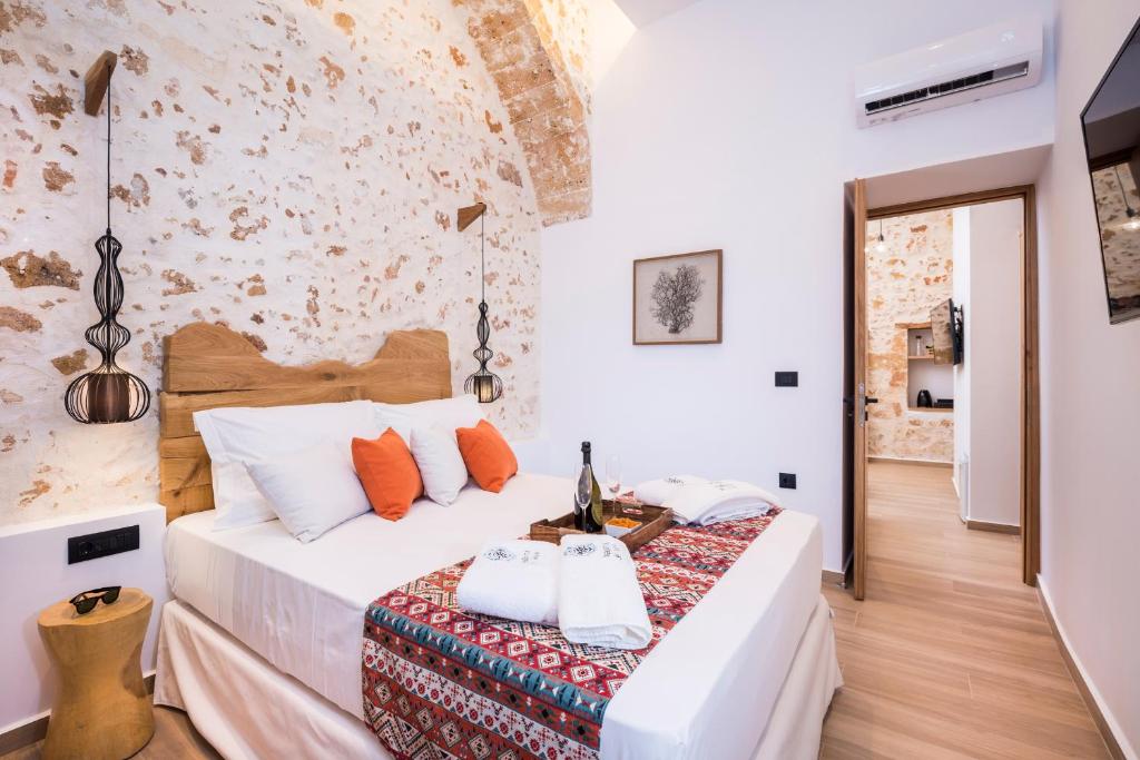 A bed or beds in a room at Madonna del Mare