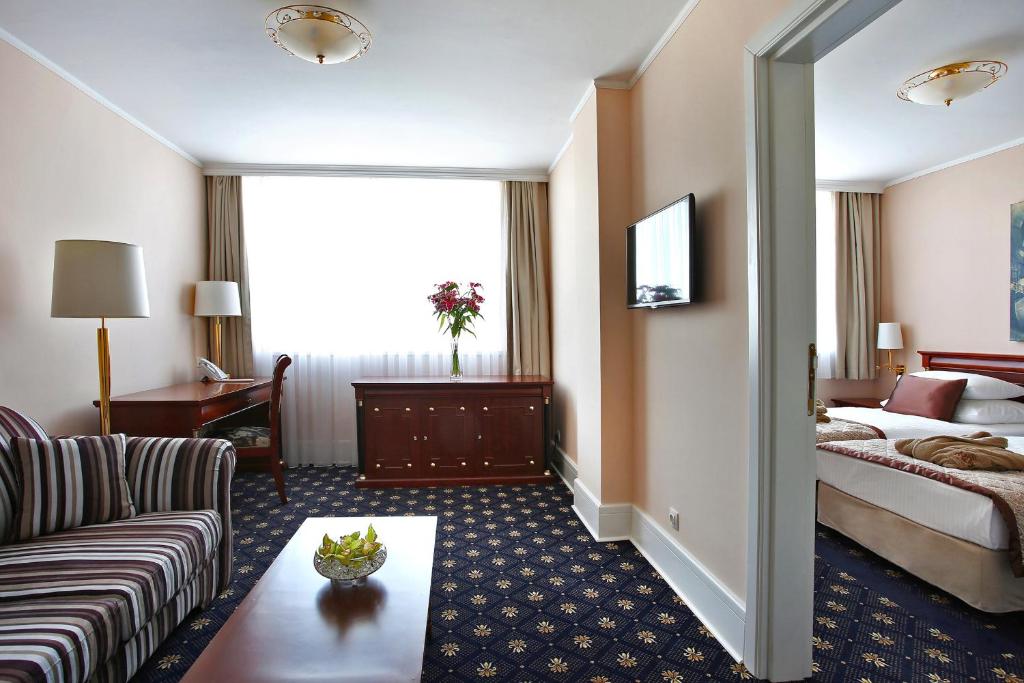A Hoteli - Hotel Sloboda - 上级豪华双人或双胞胎房间