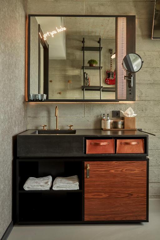 Sir Adam Hotel, part of Sircle Collection - Standard Room