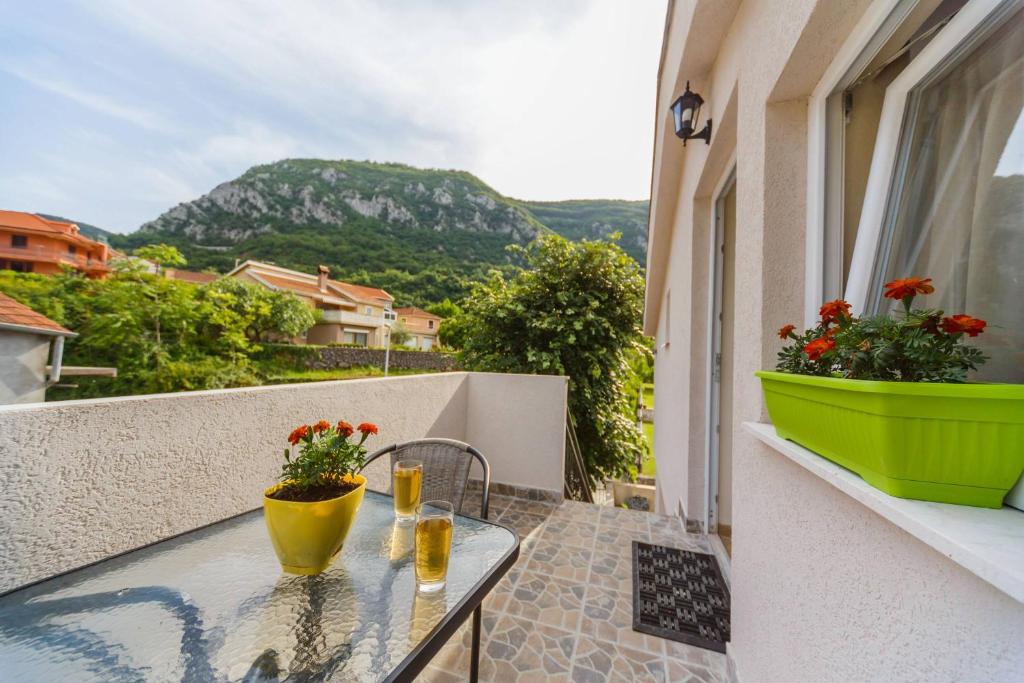 Paradise Bay Apartments - 1