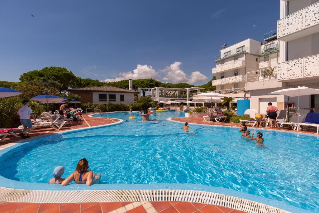 Bazén v ubytování Hotel Ca' Di Valle nebo v jeho okolí