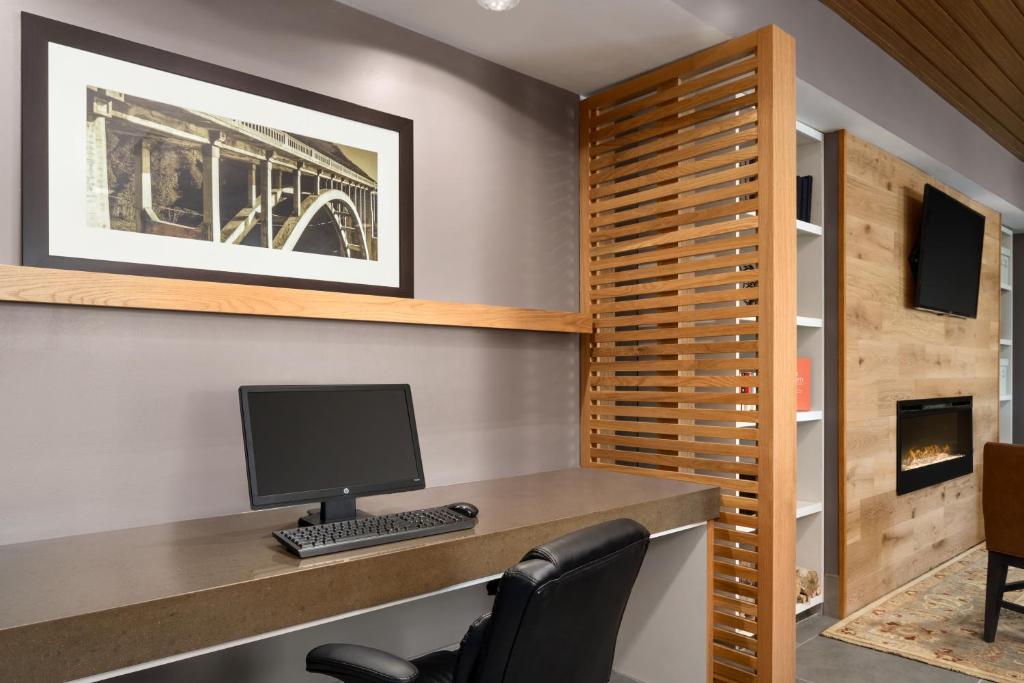 Country Inn & Suites by Radisson, Novi, MI photo
