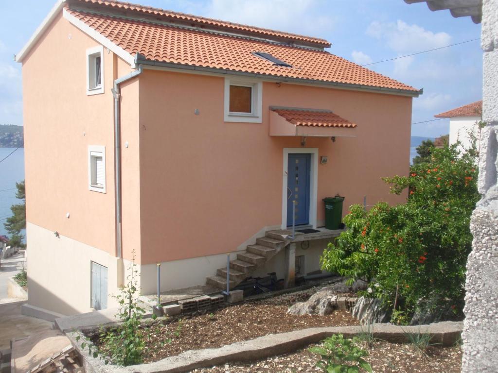 Budova, v ktorej sa apartmán nachádza
