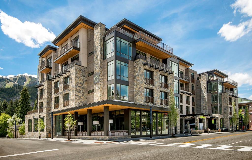 an apartment building on the corner of a street at Limelight Hotel Ketchum in Ketchum