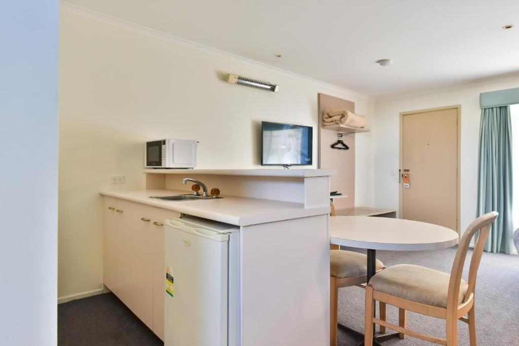 Coffs Windmill Motel - Sala De Reina Ejecutiva Con Cocina - No Amigable