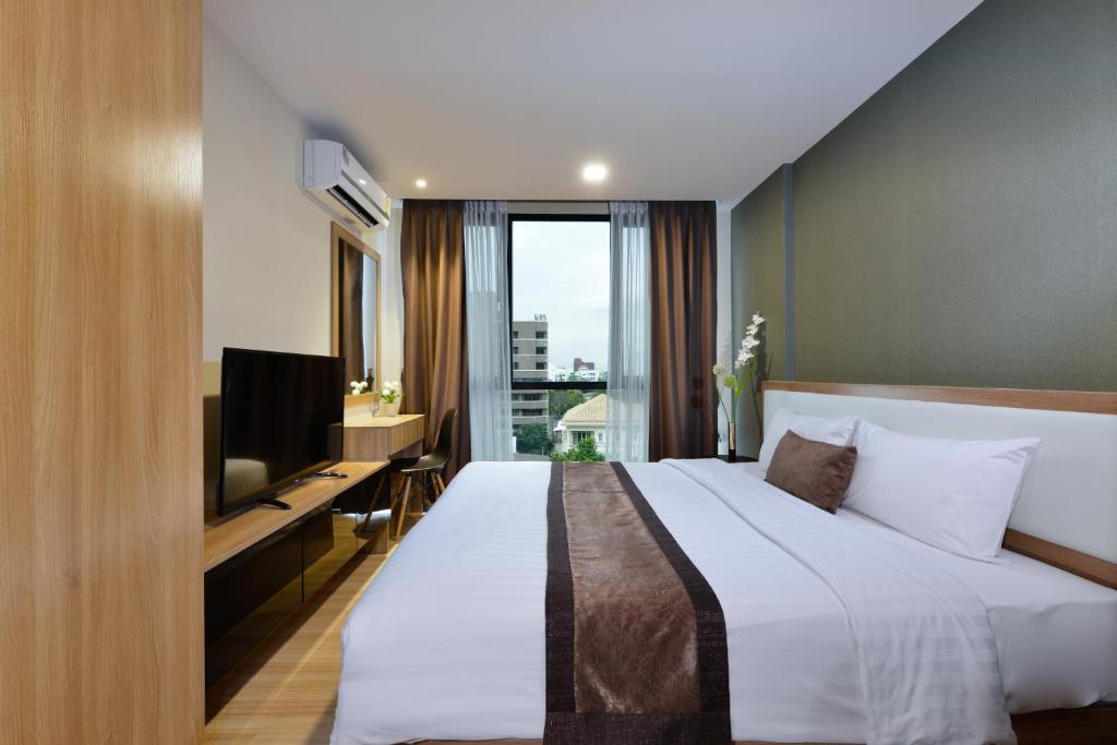 Condo Hotel Ten Ekamai Suites by Aspira - SHA Certified, Bangkok, Thailand  - Booking.com