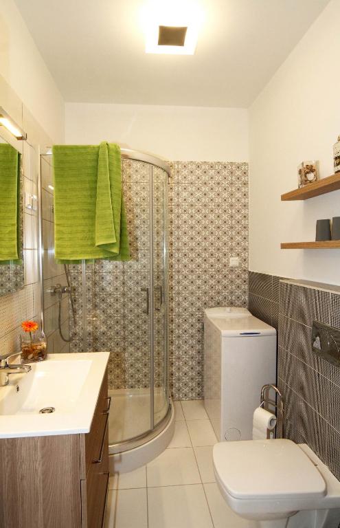 Kúpeľňa v ubytovaní Orchidea Apartman Eger
