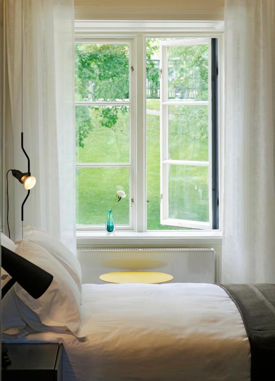 Postel nebo postele na pokoji v ubytování Hotel Skeppsholmen, Stockholm, a Member of Design Hotels
