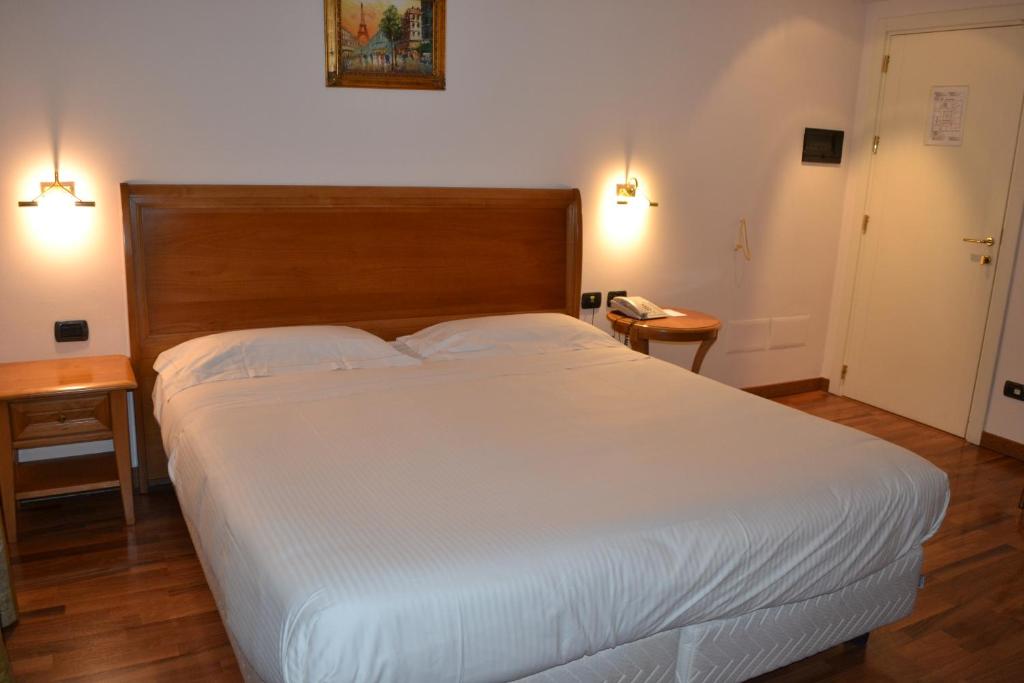 Tricolore Hotel - Family Room (4 Adults)