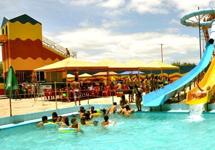 Bazén v ubytování Fiesta Park Hotel nebo v jeho okolí