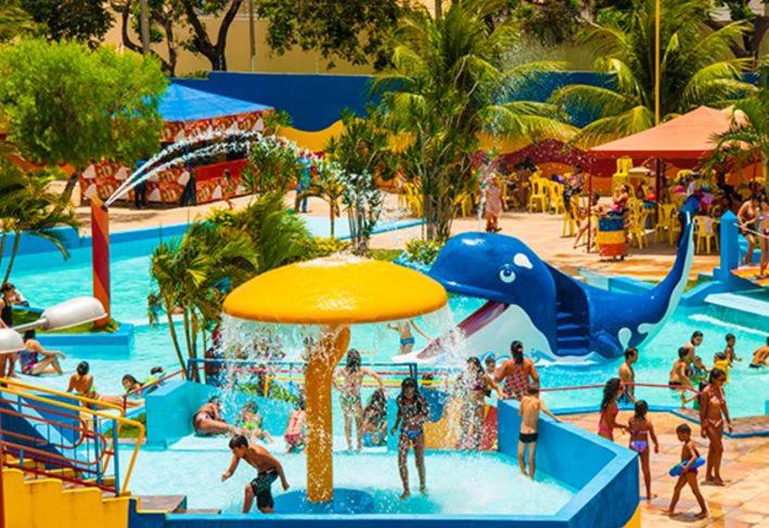 Bazén v ubytování Fiesta Park Hotel nebo v jeho okolí