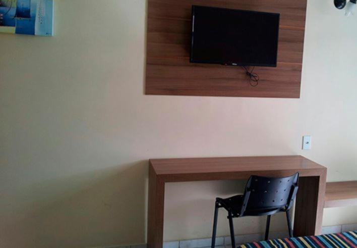 TV a/nebo společenská místnost v ubytování Fiesta Park Hotel