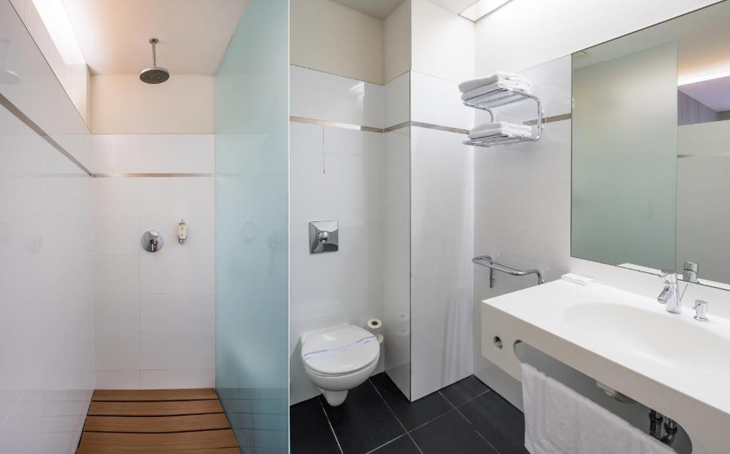 Three Crowns Hotel - Resim 5