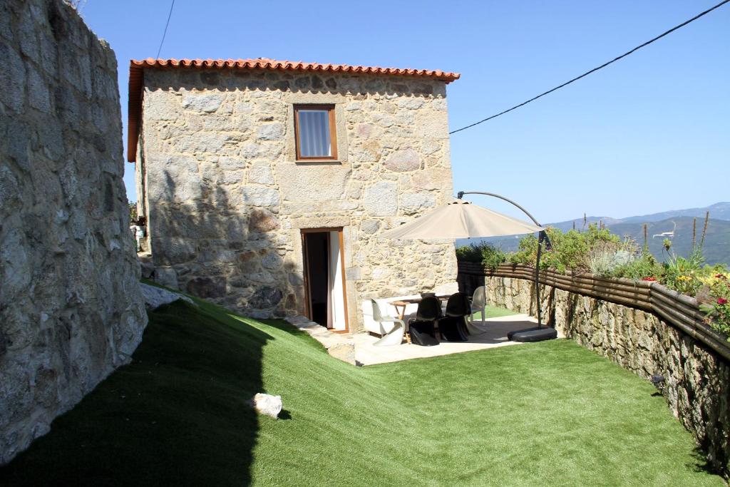 Nespecifikovaný výhled na hory nebo výhled na hory při pohledu z hotelu