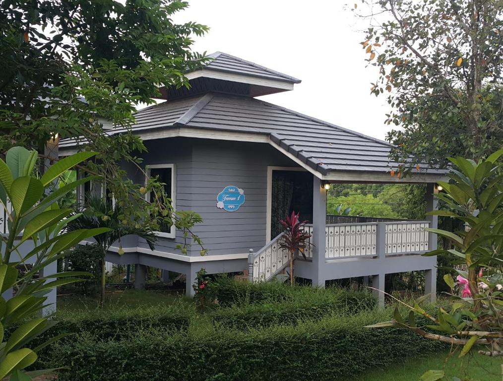 Farm Terrace - Cottage With Garden View