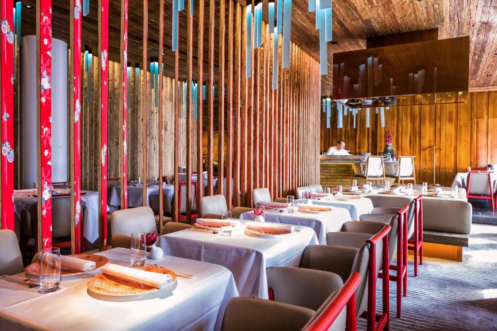 Restoran või mõni muu söögikoht majutusasutuses The Alpina Gstaad