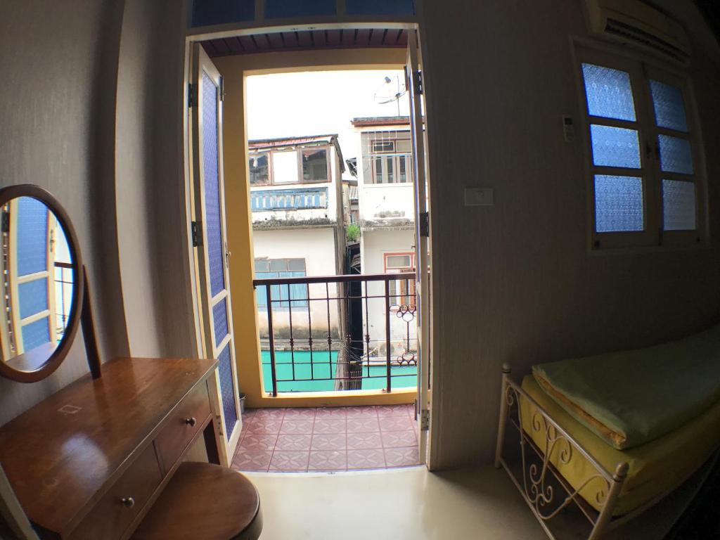 Roof View Place - Resim 4