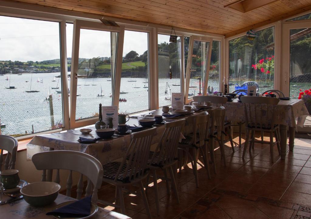 Výhled na řeku, která protéká v blízkosti bed and breakfast