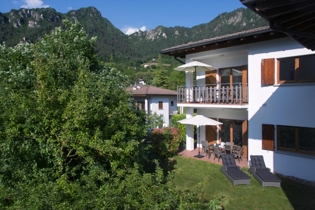 Nespecifikovaný výhled na hory nebo výhled na hory při pohledu z apartmánu