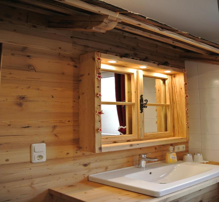 Koupelna v ubytování Pension und Apartment Edelweiß